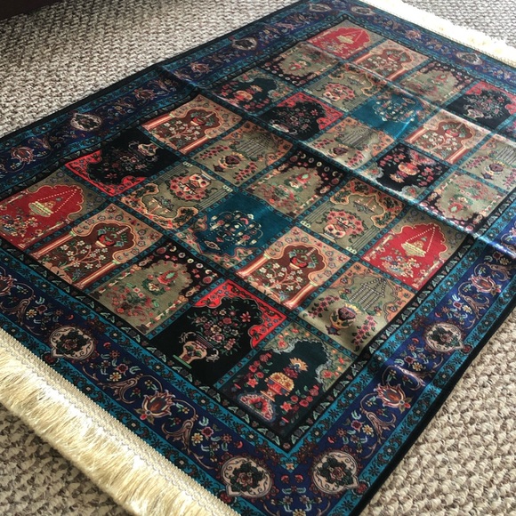 *WHOLESALE* 8 x %100 Stylish Turkish Silk Carpets - Picture 4 of 8